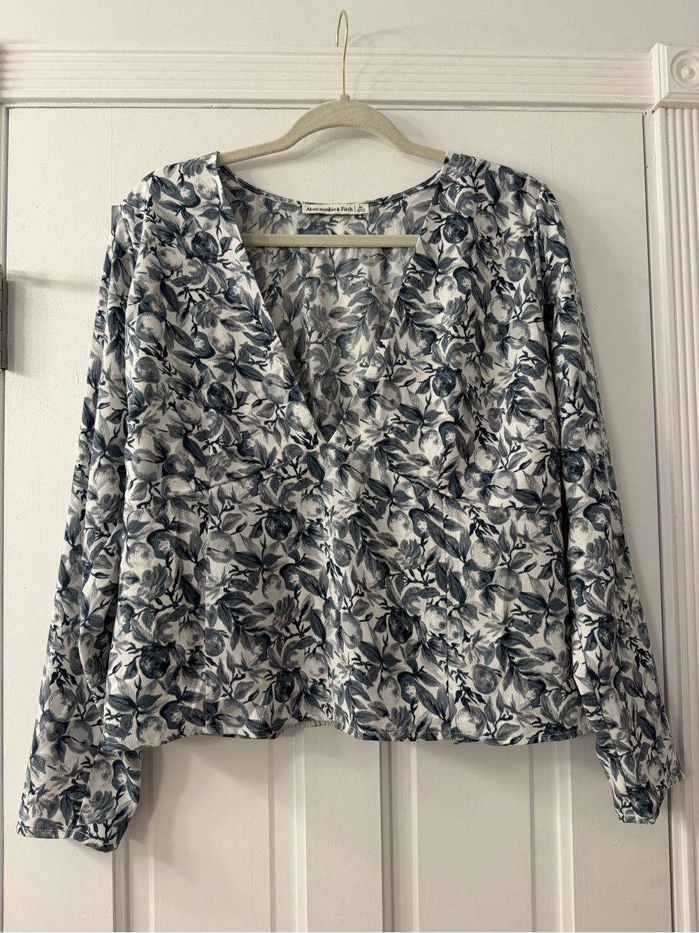 Abercrombie & Fitch Navy and White Floral V-Neck Long Sleeve Blouse